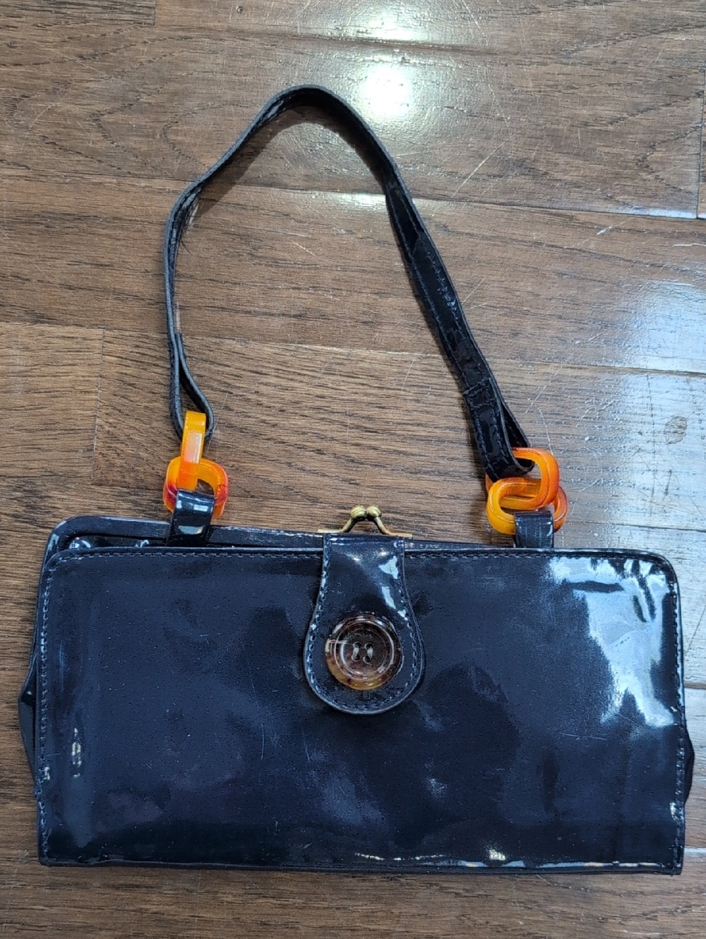 Vintage Request Navy Patent Leather Clutch Bag with Button & Kiss Lock Closure